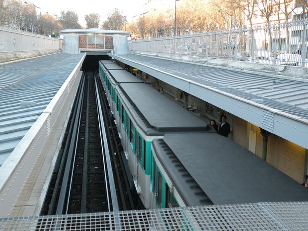  Métro à la station Saint-Jacques